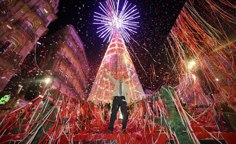 Caballero cifra en 400.000 las visitas en el primer fin de semana de las luces navideñas de Vigo