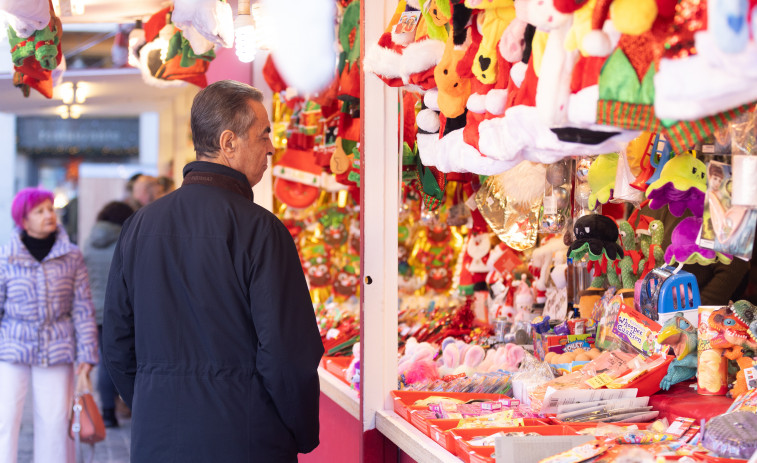 Los españoles gastarán una media de 745 euros en regalos, comidas y cenas de Navidad