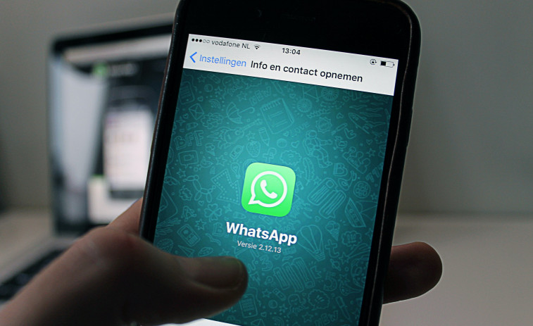 Investigan chats de Whatsapp pornográficos enviados a menores de Santiago