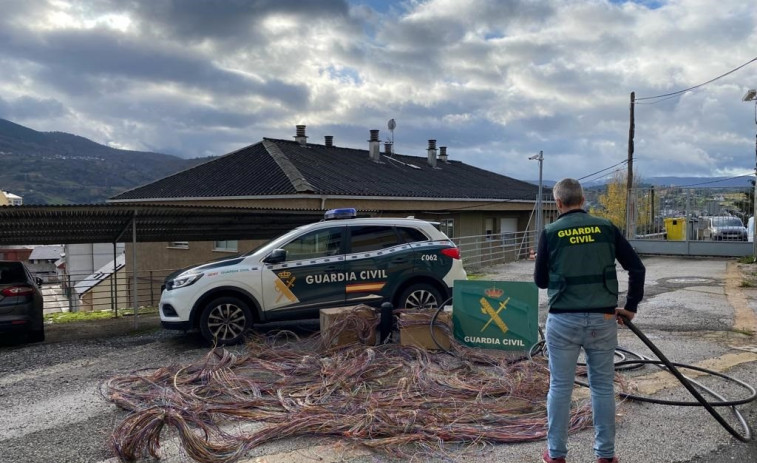 Detenidos dos jóvenes por robar 6.700 metros de cable telefónico en Ourense