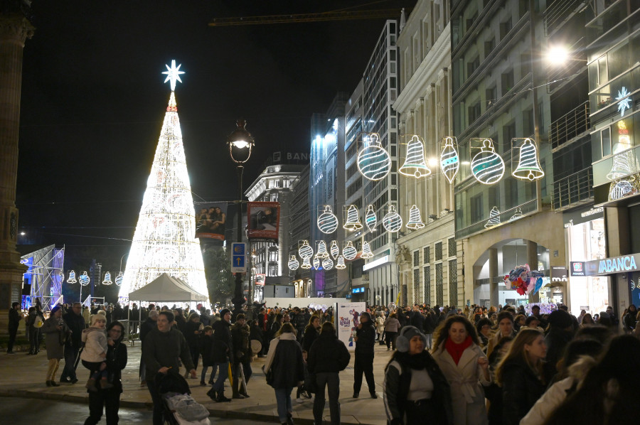 El Obelisco de A Coruña se vistió de Rockefeller Center