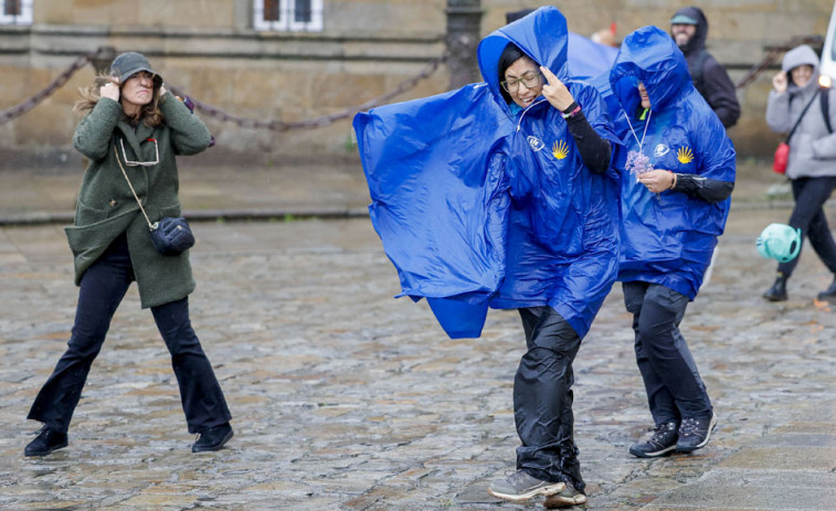 Vientos superiores a los 130 km/h y fuertes lluvias marcan la tarde en Galicia