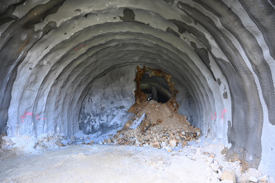 Conectados los dos extremos del túnel ferroviario de Punta Langosteira