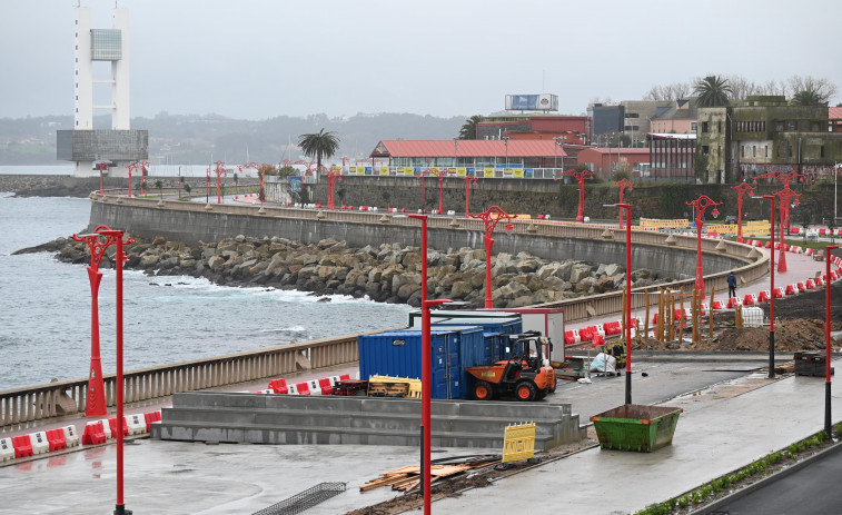 La primera gran reforma del Paseo Marítimo de A Coruña, pendiente de la climatología