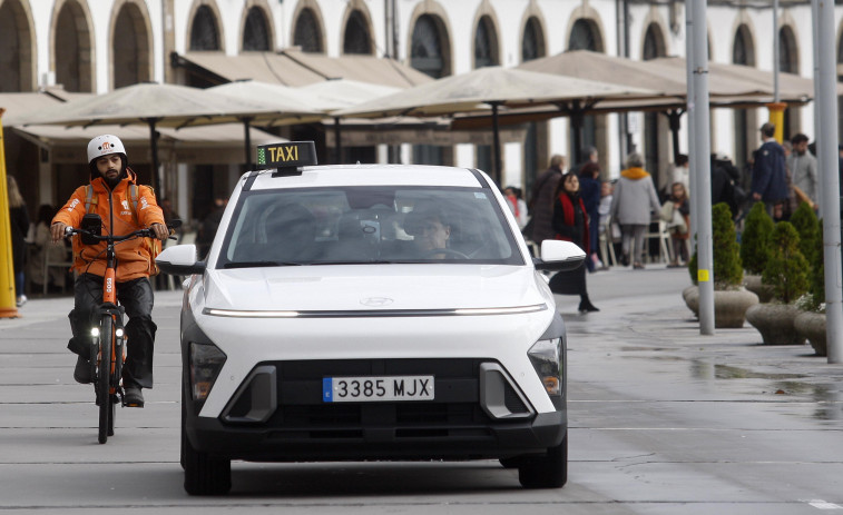 El botón del pánico, el dispositivo de los taxistas de A Coruña ante situaciones de peligro