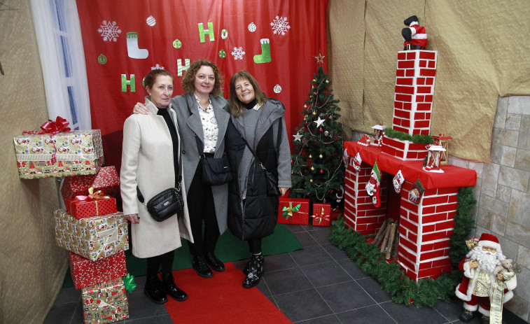 Más de cien horas de trabajo para que Papá Noel se sienta en A Coruña como en casa