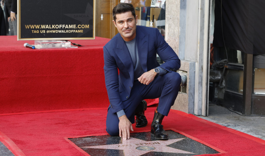 Zac Efron descubre su estrella en el Paseo de la Fama de Hollywood