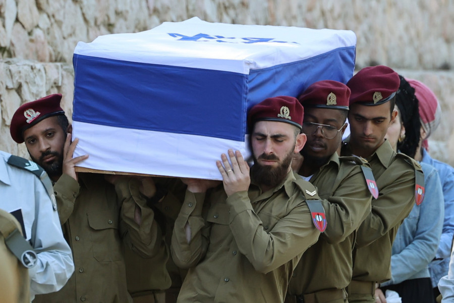 Trece de los 105 soldados israelíes muertos en ofensiva en Gaza murieron por "fuego amigo"