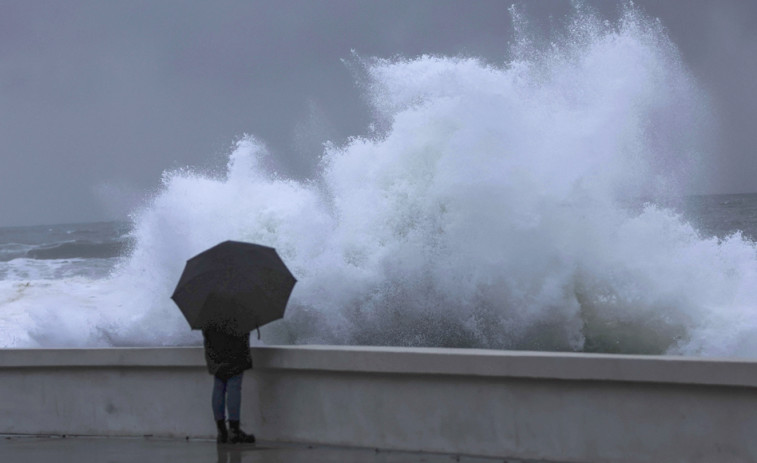 Avisos por vientos de 100 km/h, temporal marítimo y lluvia por la llegada de la borrasca 'Karlotta'