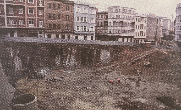 Hace 25 años | La roca frena dos aparcamientos y recuerdos del 'Whisky Club'