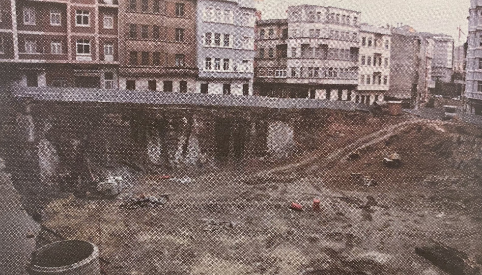 Construcción del parking de la calle Monforte 1998