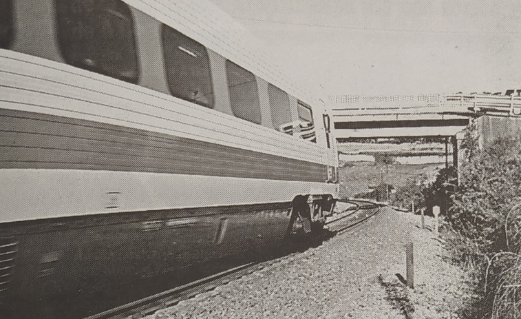 Hace 25 años | Ataque a un tren en A Coruña y el Papagayo se derribará para hacer edificios