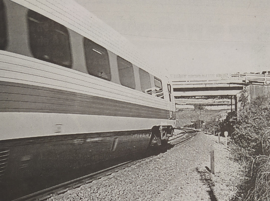 Hace 25 años | Ataque a un tren en A Coruña y el Papagayo se derribará para hacer edificios