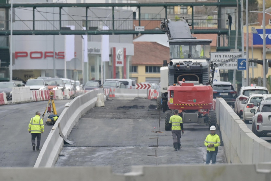 Reportaje | El alcalde de Oleiros pronostica que el día 22 el ‘Gordo’ del tráfico caerá en  el túnel de Solymar