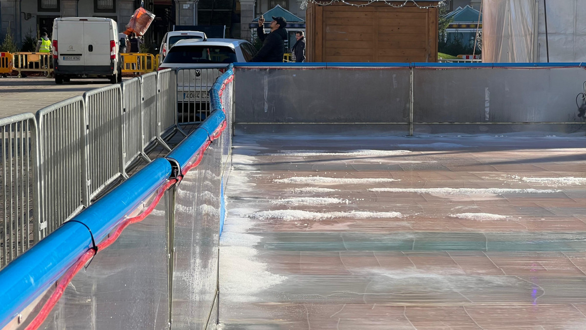 Arreglo de la pista de hielo de María Pita 2