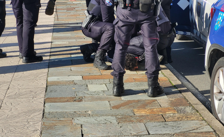 La Policía Local disuelve una pelea entre indigentes en la finca de los Mariño