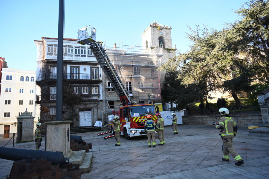 La estructura de la Casa de la Reja Dorada de A Coruña no está "comprometida" pese al incendio