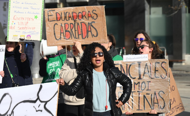 Trabajadoras de escuelas infantiles secundan la sexta jornada de huelga en A Coruña