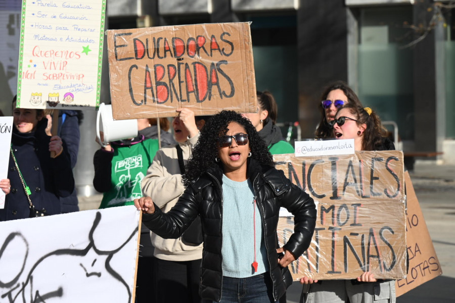 Trabajadoras de escuelas infantiles secundan la sexta jornada de huelga en A Coruña