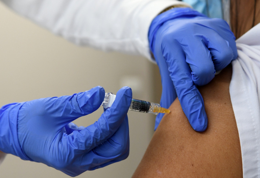Personas con patologías crónicas y embarazadas podrán escoger cuando vacunarse de gripe y covid a través de autocita