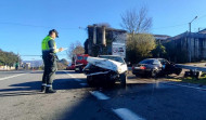 Un aparatoso accidente deja dos heridos graves y cuatro leves en Coles