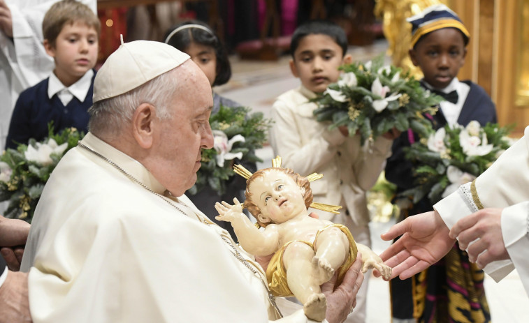 El Papa recuerda Belén en Nochebuena, donde Jesús tampoco encontraría hoy posada