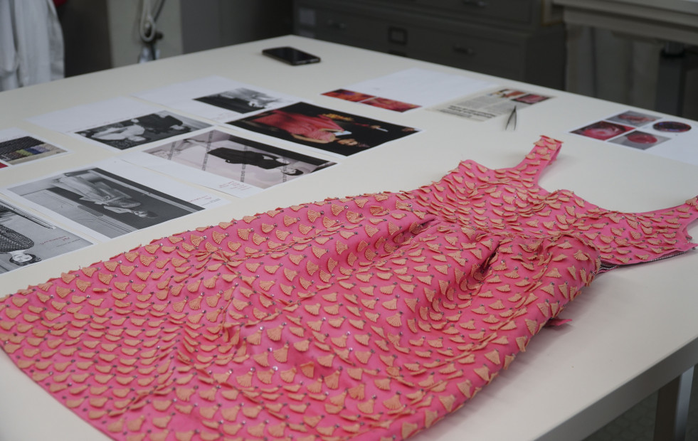 ¿Cómo ha pasado el tiempo por el mítico vestido rosa de Audrey Hepburn?