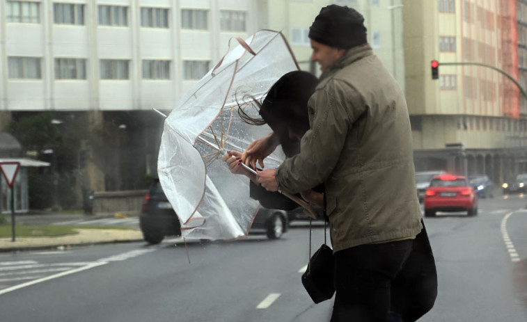 Alerta por temporal costero este martes en toda Galicia