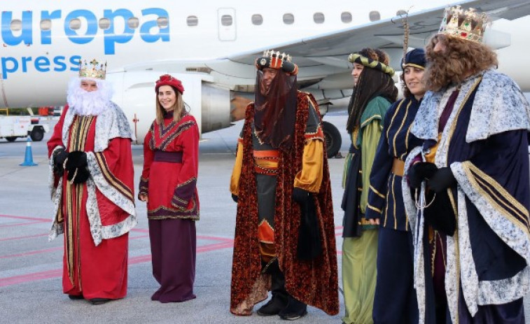 Los Reyes Magos llegan este miércoles al aeropuerto de A Coruña