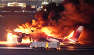 Así fue paso a paso la milagrosa evacuación del avión accidentado en Tokio