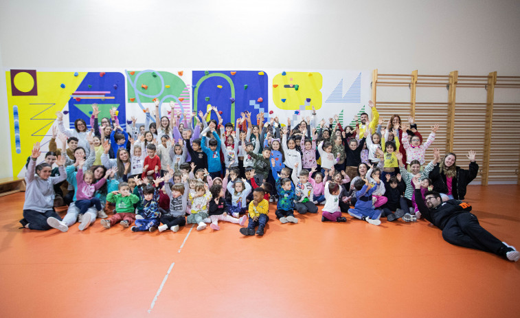 Un centenar de niños disfrutar del campamento de Navidad de Culleredo