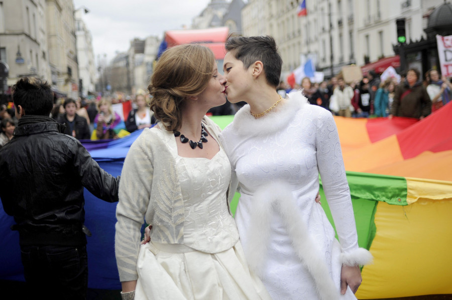 El Vaticano matiza que la bendición de parejas Lgtbi+ no será “litúrgica”