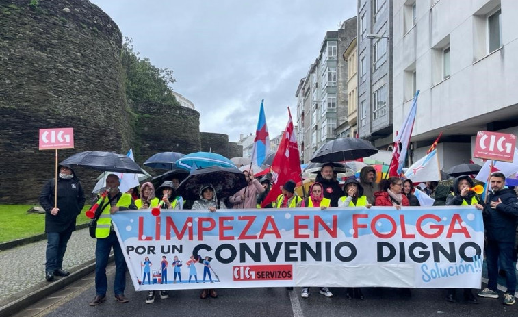 El personal de limpieza de edificios y locales de A Coruña inicia su huelga