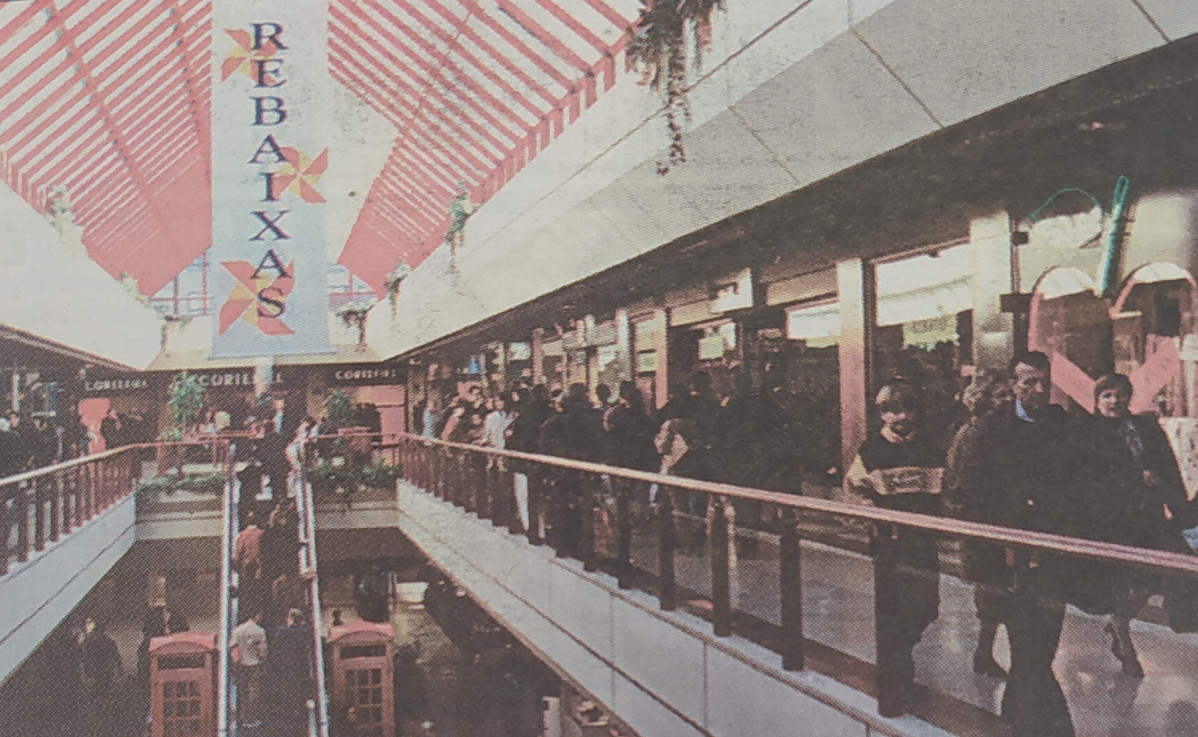 Centro comercial cuatro caminos 1999