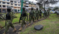 La Policía de Ecuador libera a dos agentes mientras siguen los incidentes en las cárceles