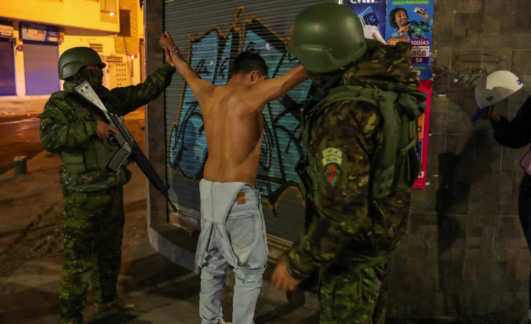 Ecuador sofoca los motines en siete cárceles y libera a más de 150 rehenes