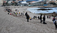 La Xunta recoge 90 sacos de pellets en la costa de Galicia