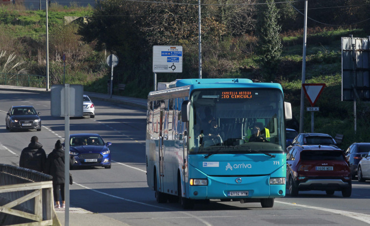 Los buses municipales de Arteixo aumentan sus usuarios en un 32%