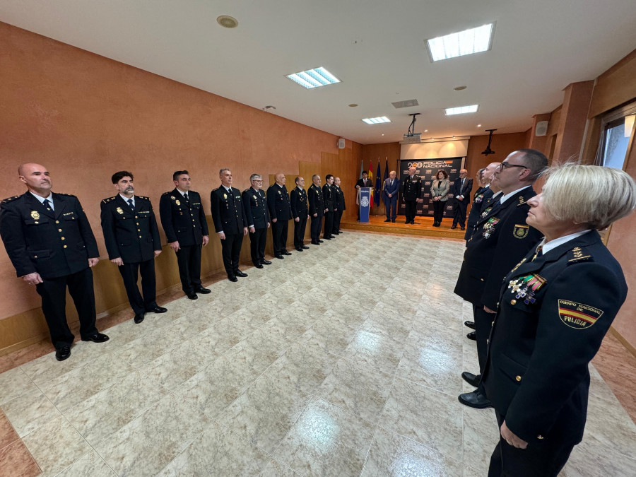 Siete nuevos comisarios y comisarias se incorporan a la Policía Nacional en A Coruña, Ourense y Vigo