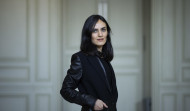 Expulsada del equipo iraní de ajedrez por no ponerse el velo, Mitra reina ahora en Francia