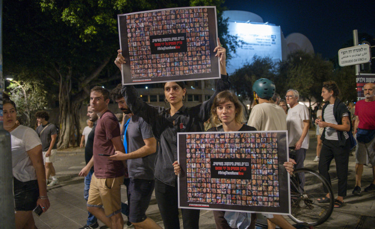 Las familias de los rehenes de Hamas montan un campamento ante la casa de Netanyahu
