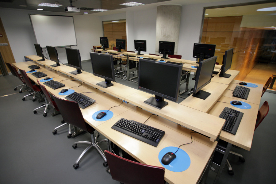 El Ayuntamiento de A Coruña oferta 60 cursos de formación digital en las bibliotecas
