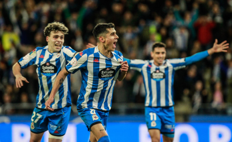 Mella lidera una actuación redonda del Depor ante el líder (2-0)