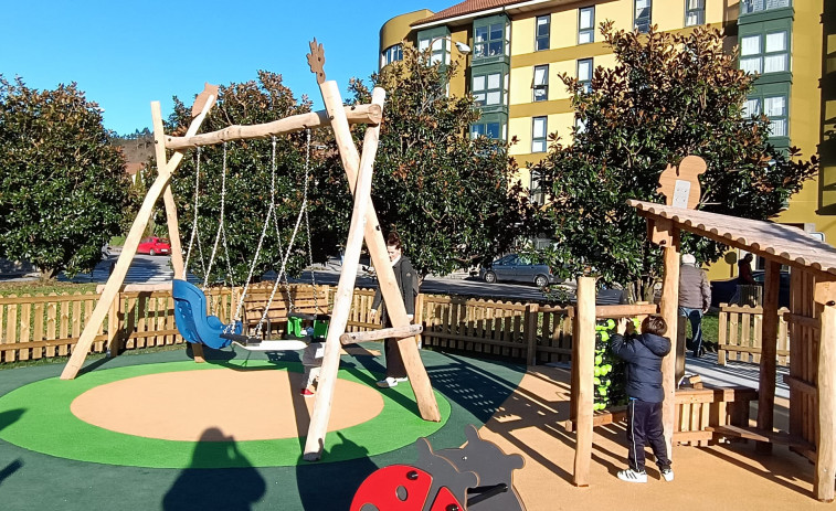 El barrio de Vista Alegre estrena área de juegos temática centrada en la naturaleza