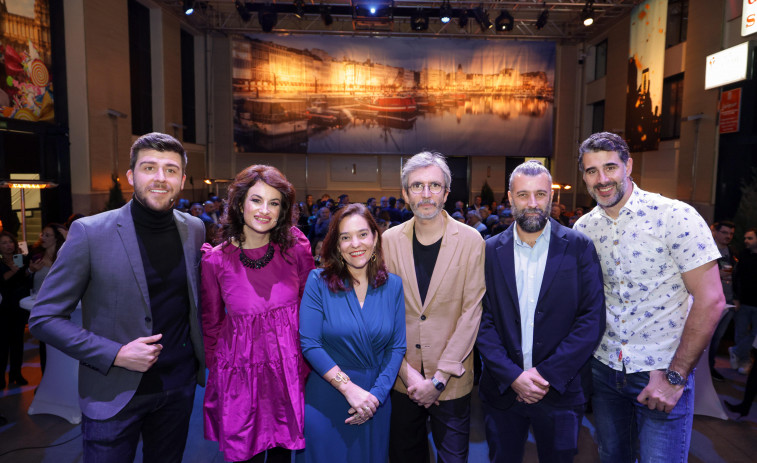 Inés Rey presenta la imagen turística de la ciudad en Fitur, cuyos protagonistas son los propios coruñeses
