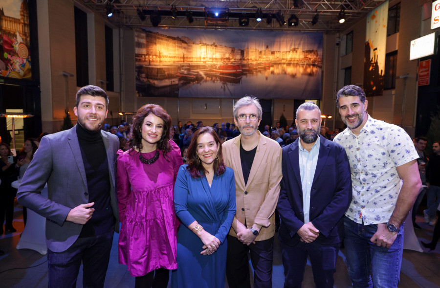 Inés Rey presenta la imagen turística de la ciudad en Fitur, cuyos protagonistas son los propios coruñeses