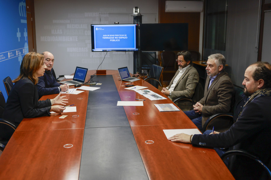 Xunta presenta a Estrella Galicia su propuesta para mejorar la integración de las terrazas