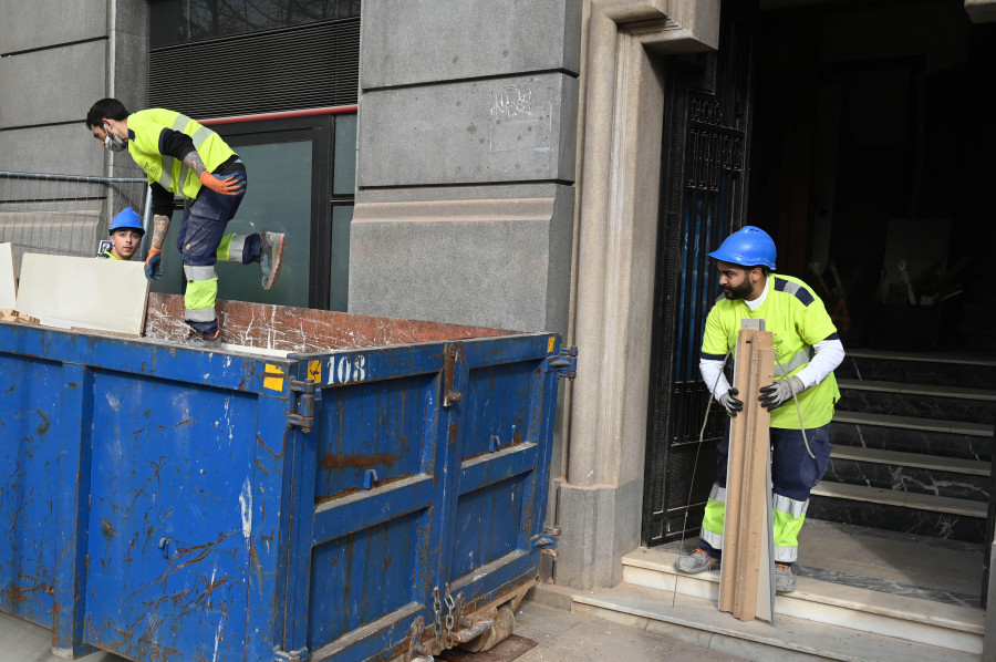 A Coruña vive el mayor recorte al paro y la temporalidad en los últimos 15 años