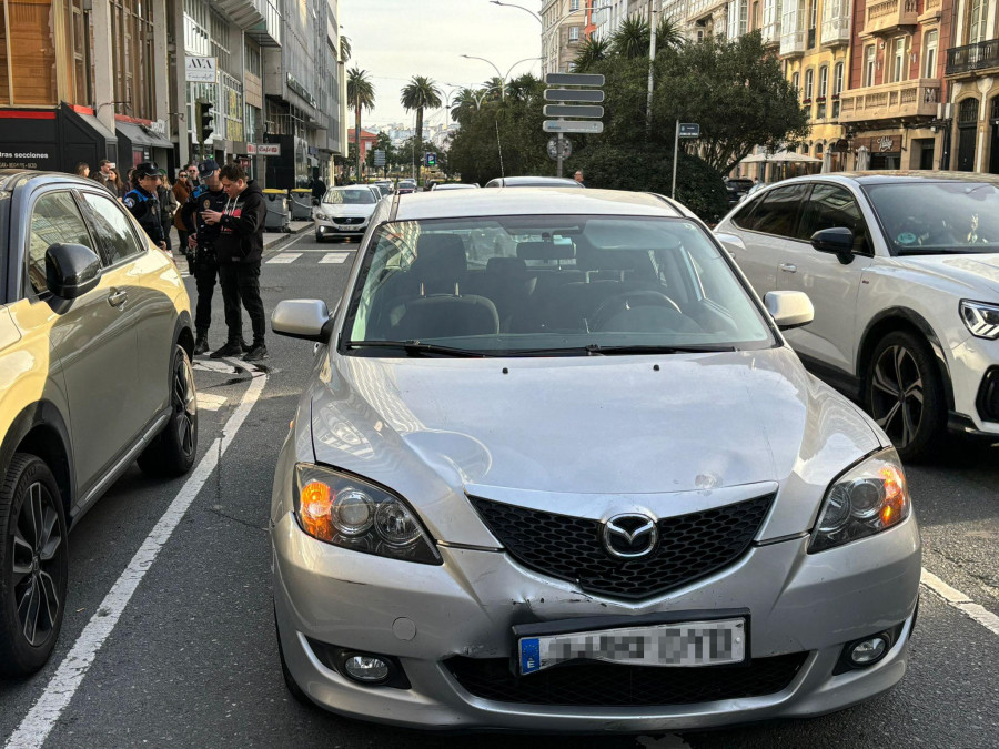 Se salta un semáforo y arrolla a un motorista en Juana de Vega