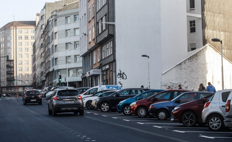 La avenida de Oza se reordena en batería y gana once plazas de aparcamiento